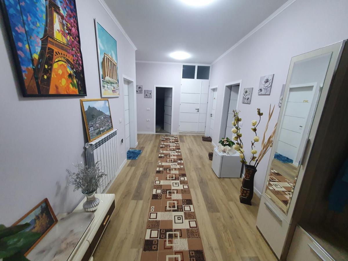 Bujtina Cela Berat Bagian luar foto