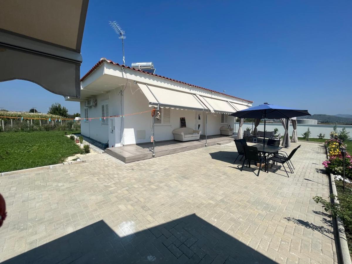 Bujtina Cela Berat Bagian luar foto